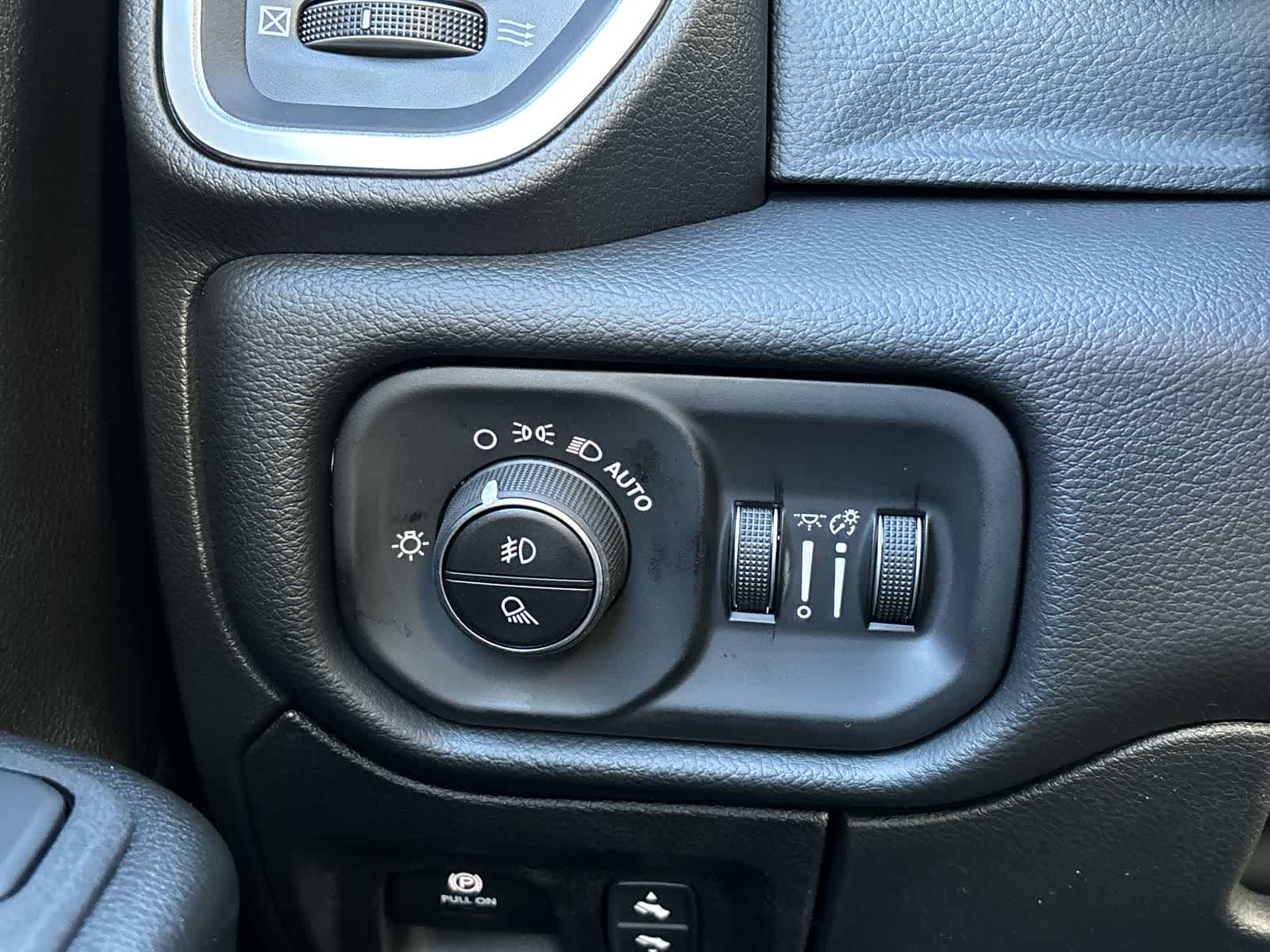 Thumbnail: 2026 RAM 1500 - 16