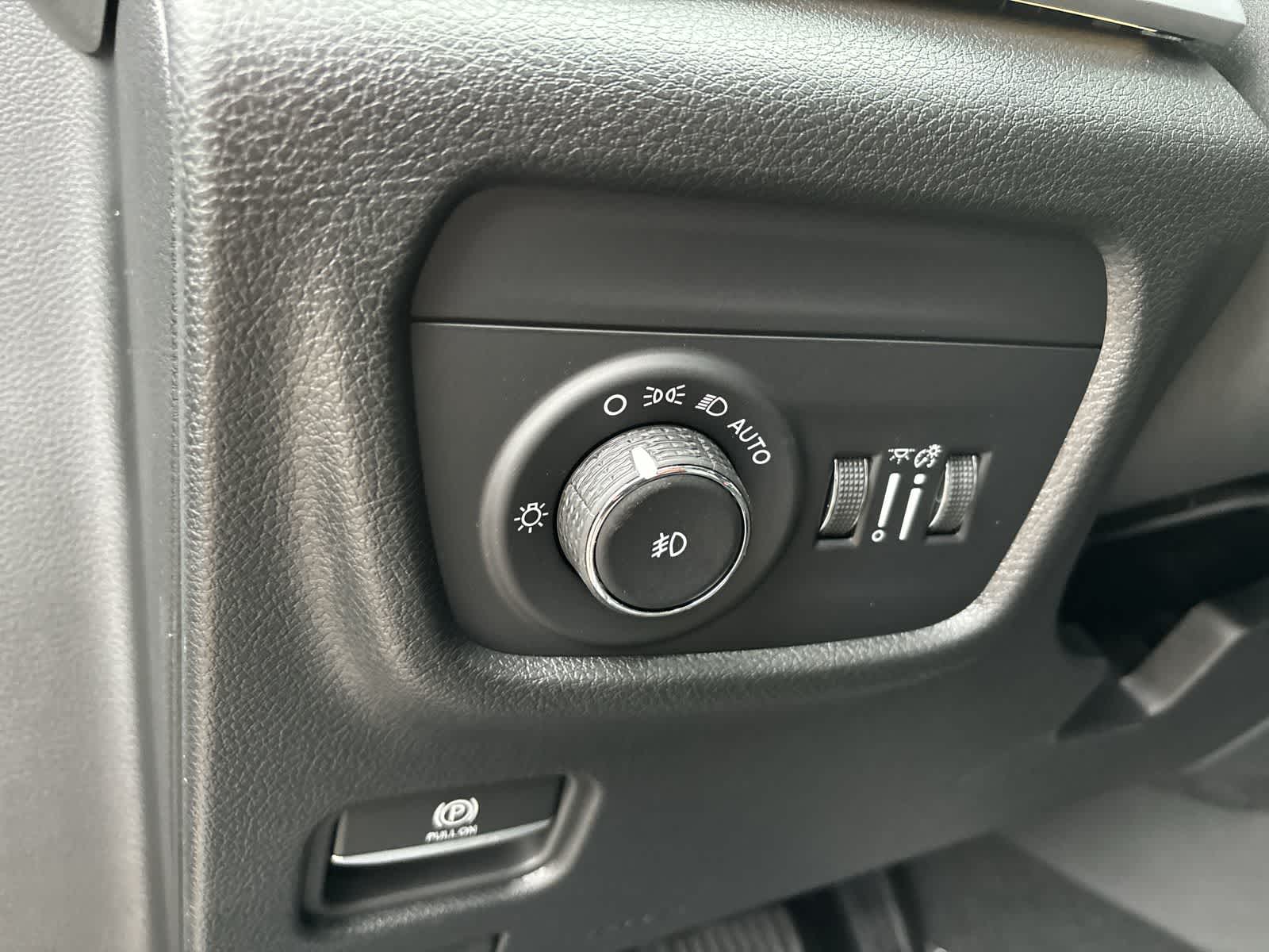 Thumbnail: 2025 Jeep Grand Cherokee L - 11