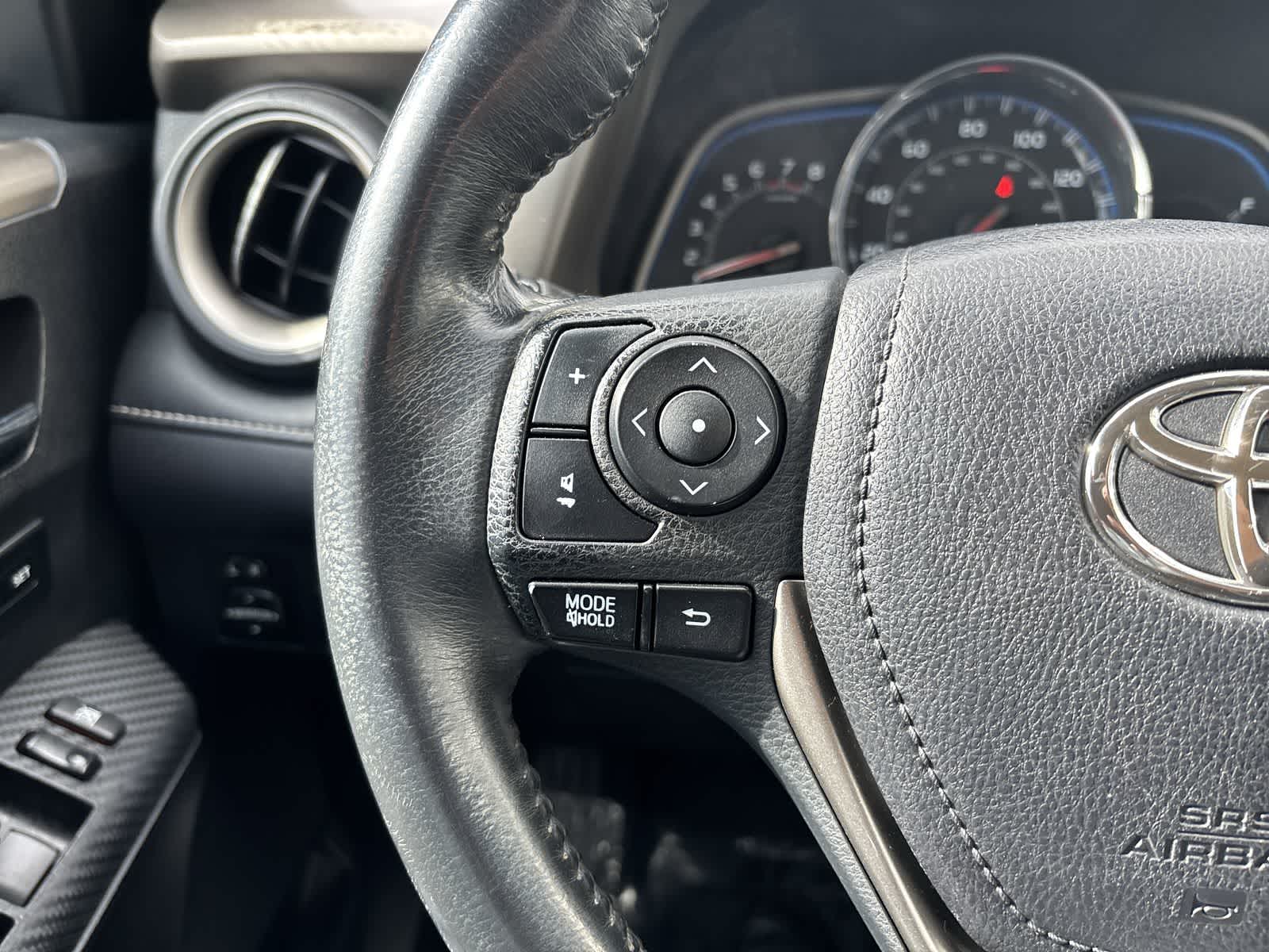 Thumbnail: 2014 Toyota RAV4 - 10