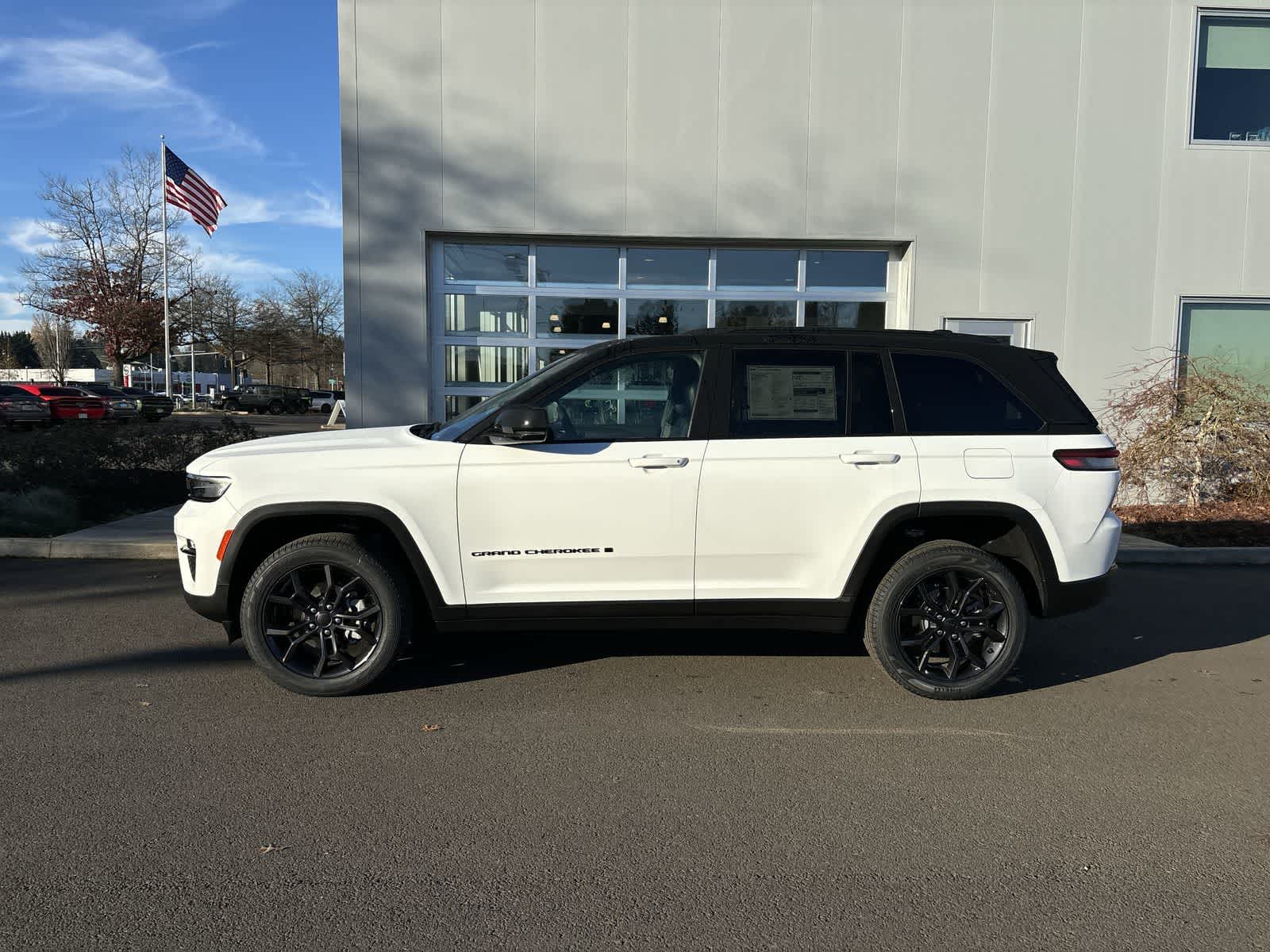 Thumbnail: 2025 Jeep Grand Cherokee - 2