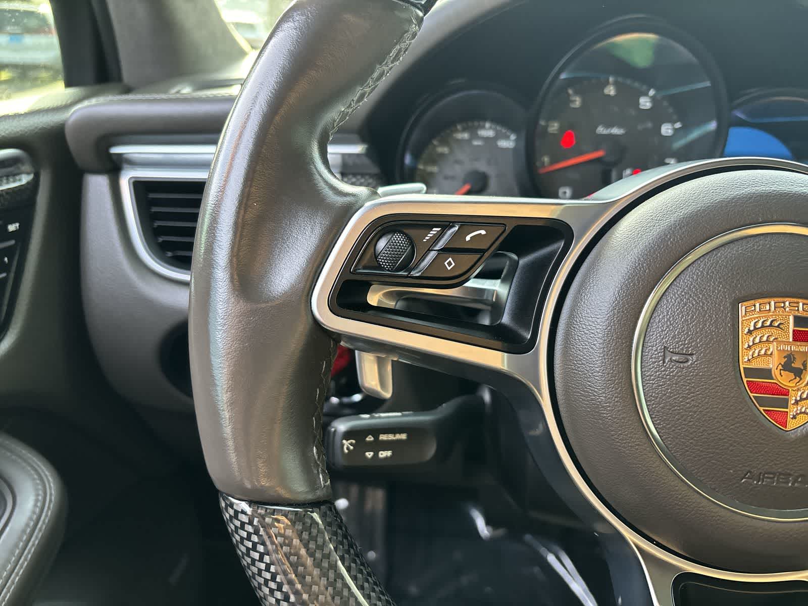 Thumbnail: 2015 Porsche Macan - 12