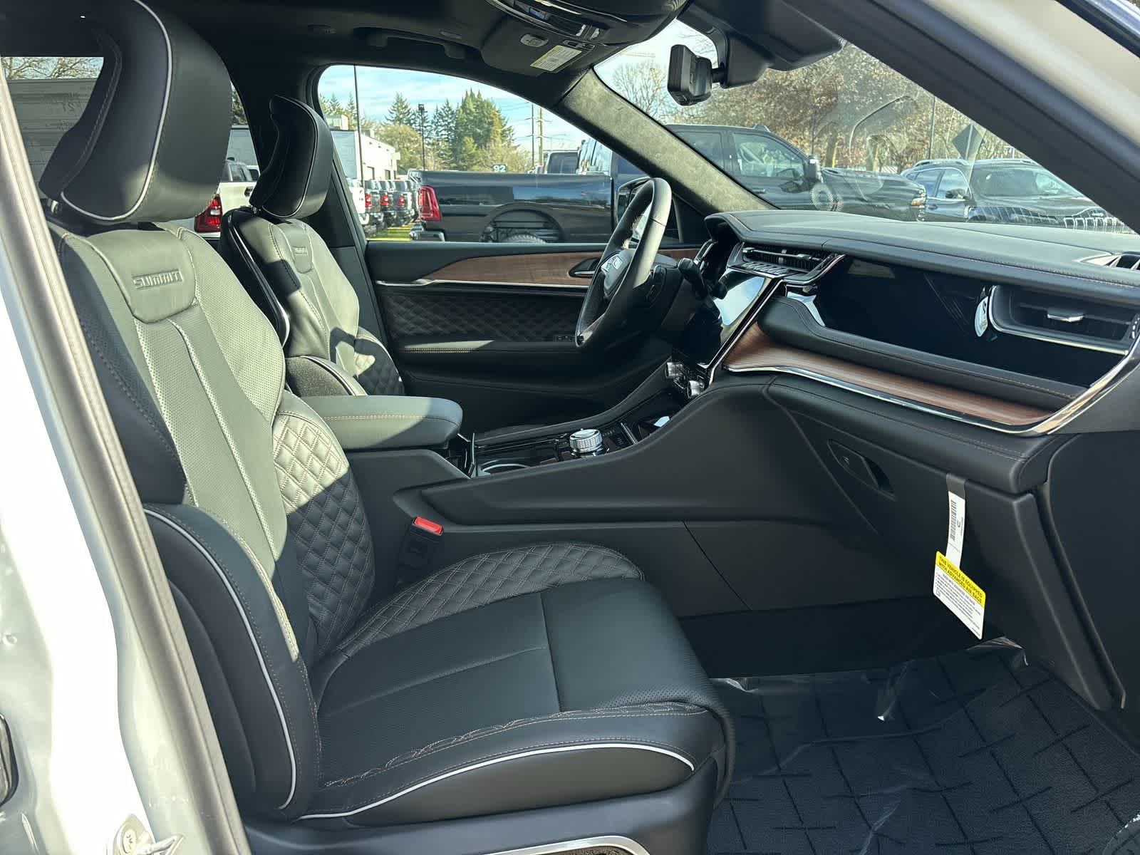 Thumbnail: 2025 Jeep Grand Cherokee L - 5