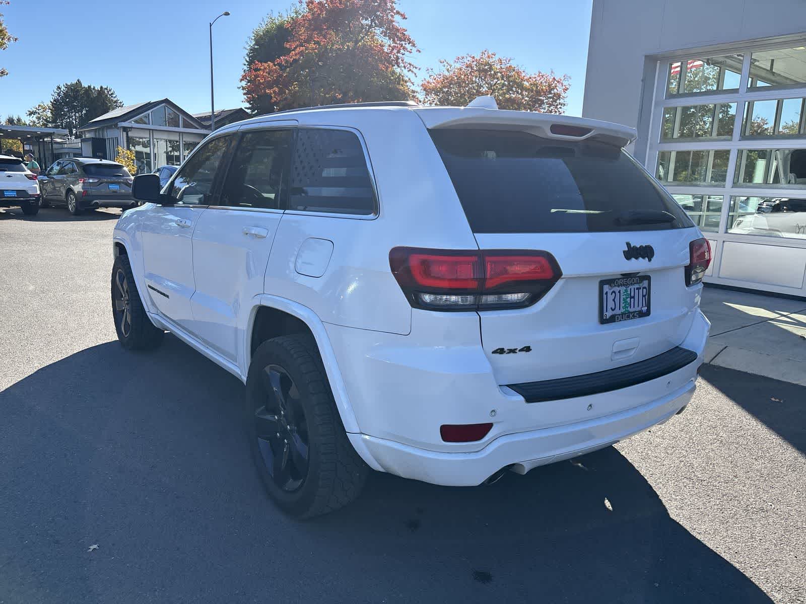 Thumbnail: 2015 Jeep Grand Cherokee - 3