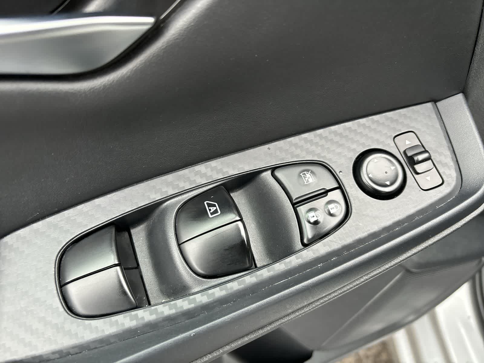 Thumbnail: 2023 Nissan Sentra - 9