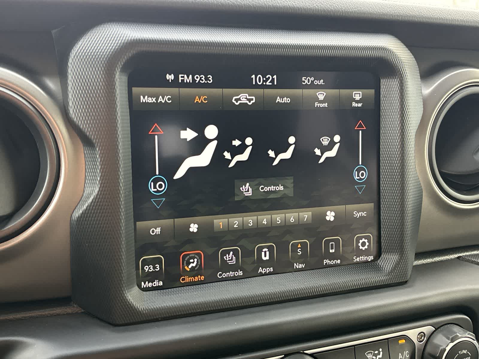 Thumbnail: 2022 Jeep Gladiator - 17