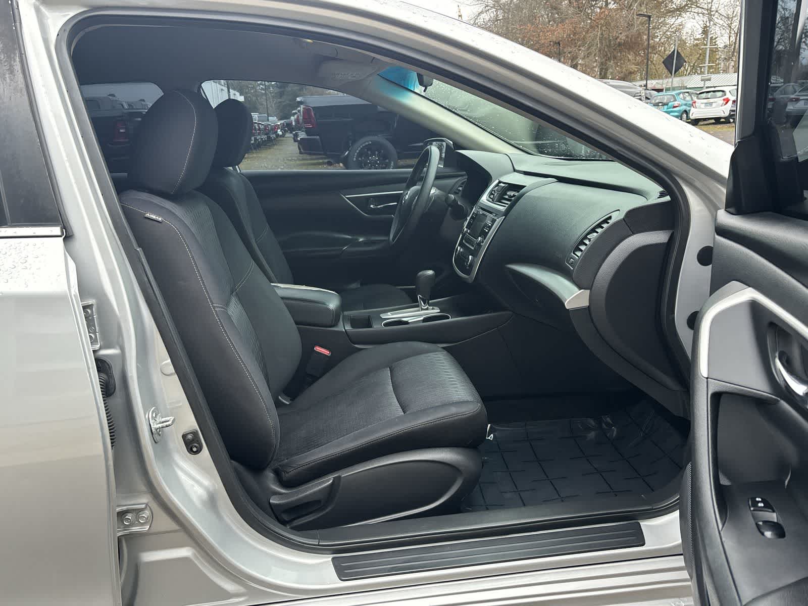 Thumbnail: 2016 Nissan Altima - 9