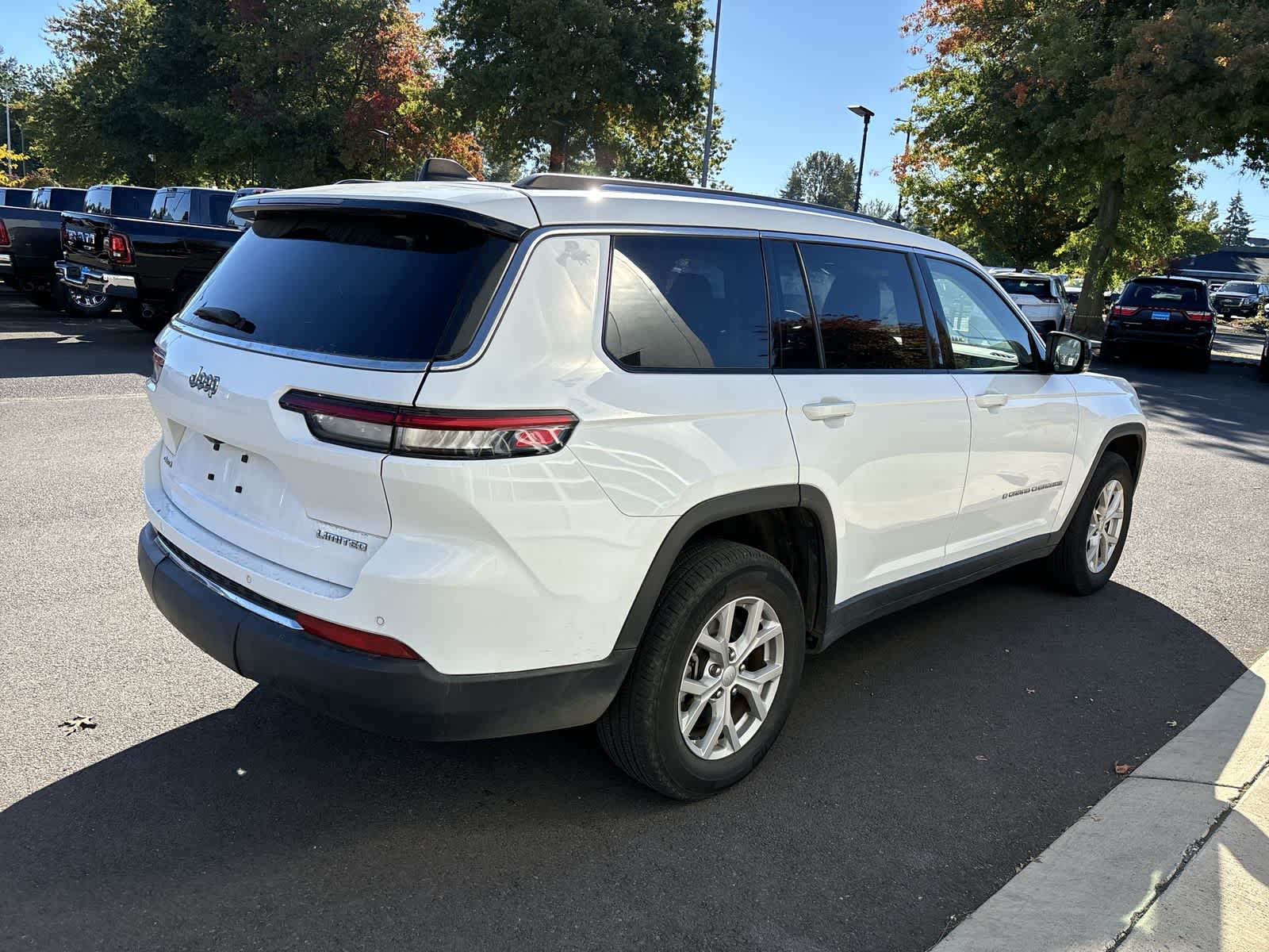 2023 Jeep Grand Cherokee Limited photo 3