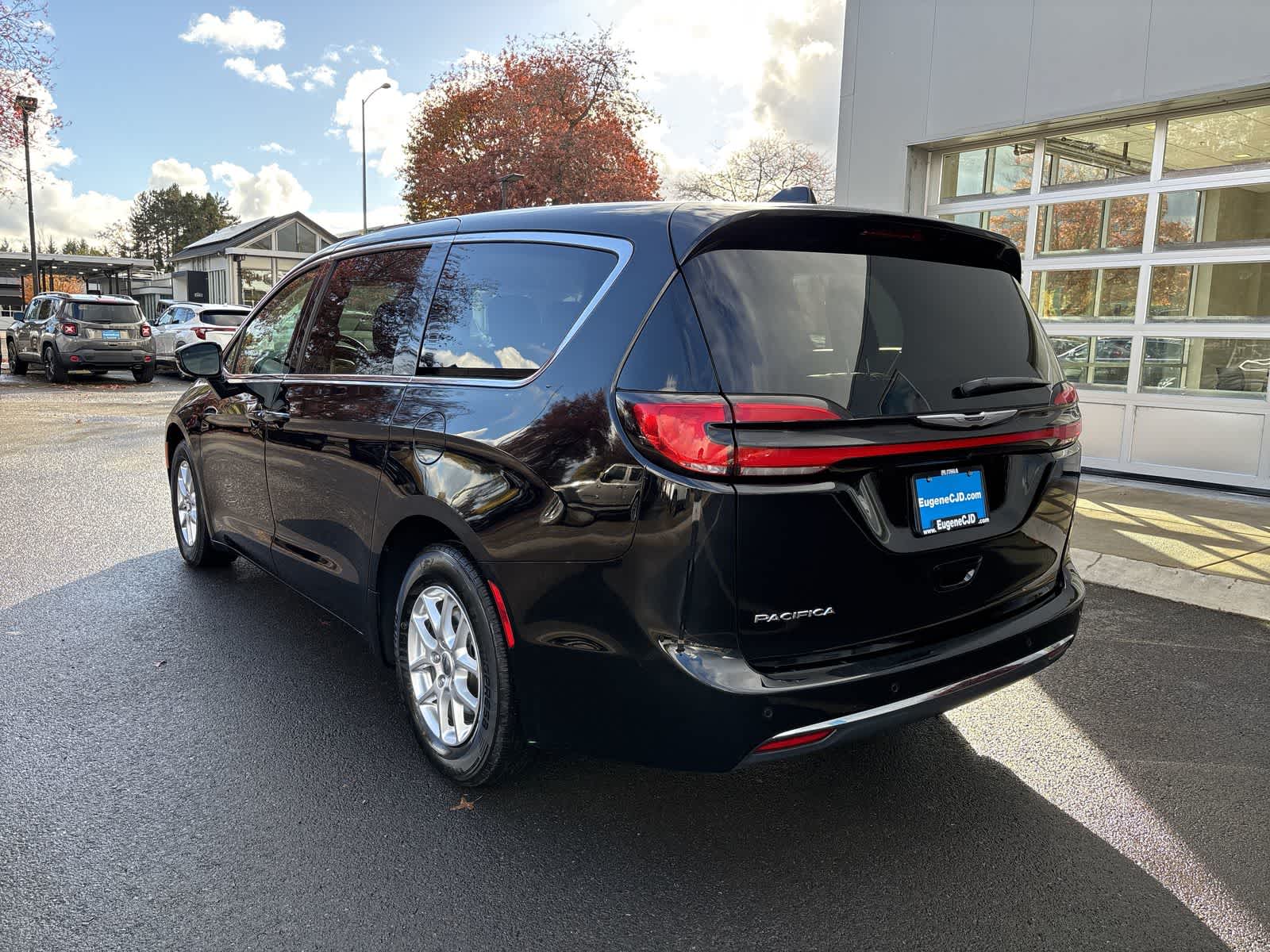 Used 2024 Chrysler Pacifica Touring L Van Passenger Van