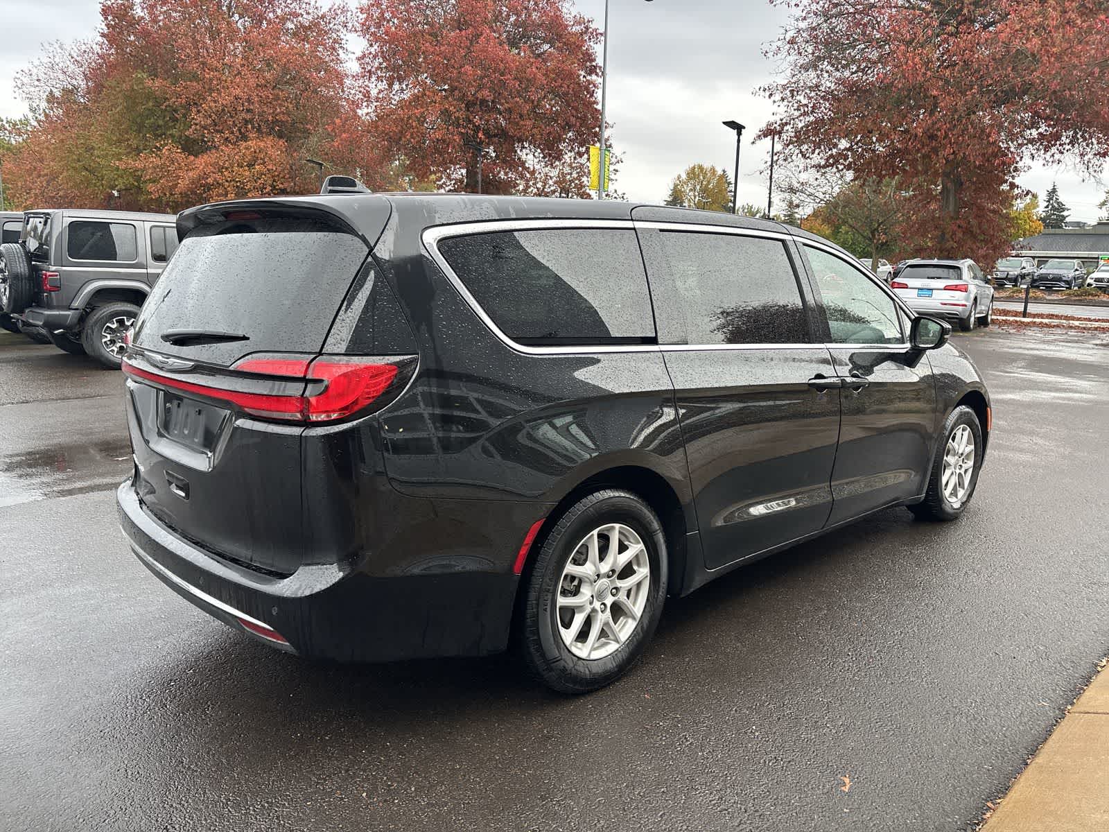 Used 2024 Chrysler Pacifica Touring L Van Passenger Van