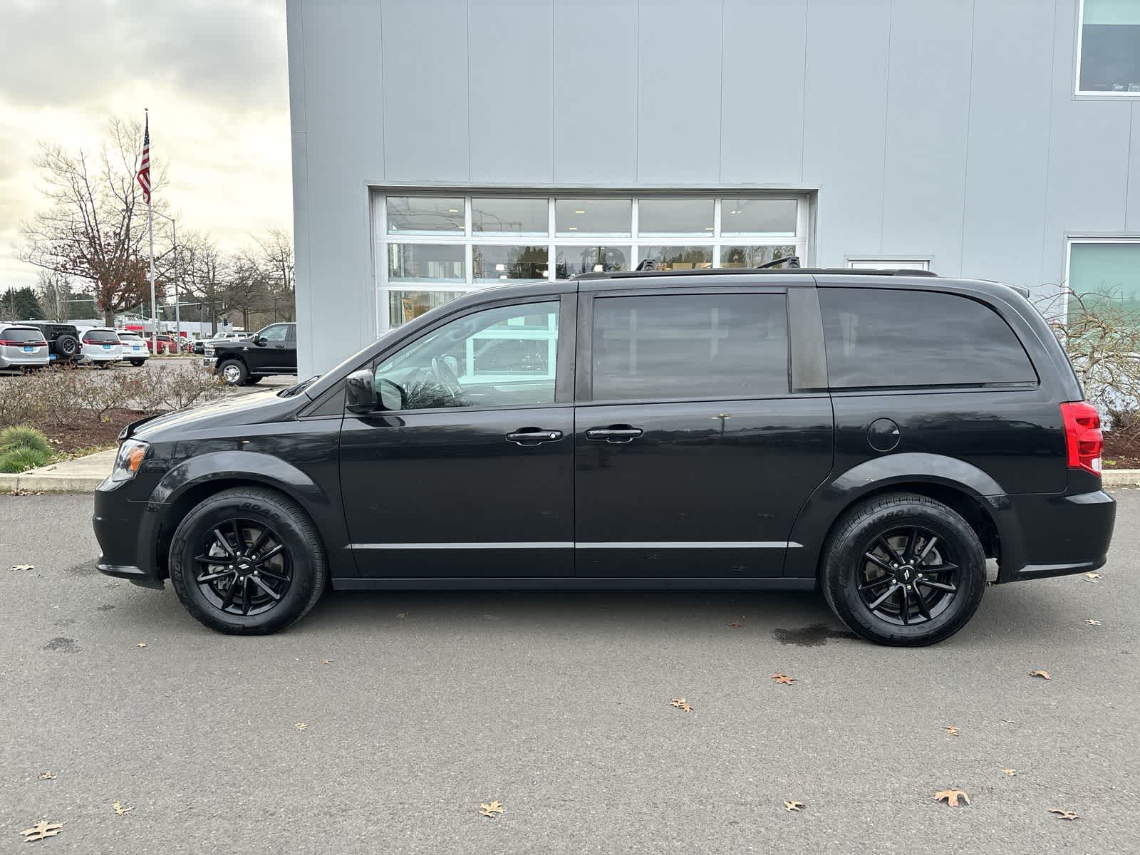 Thumbnail: 2019 Dodge Grand Caravan - 2