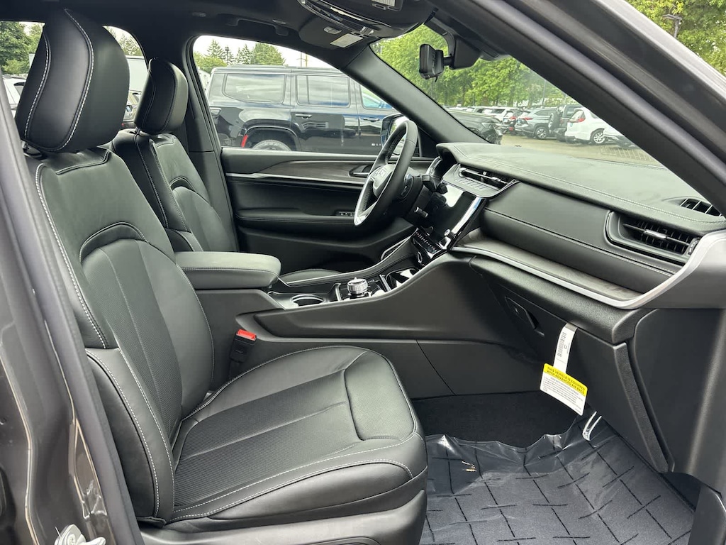 New 2026 Jeep Grand Cherokee L Limited Reserve Sport Utility