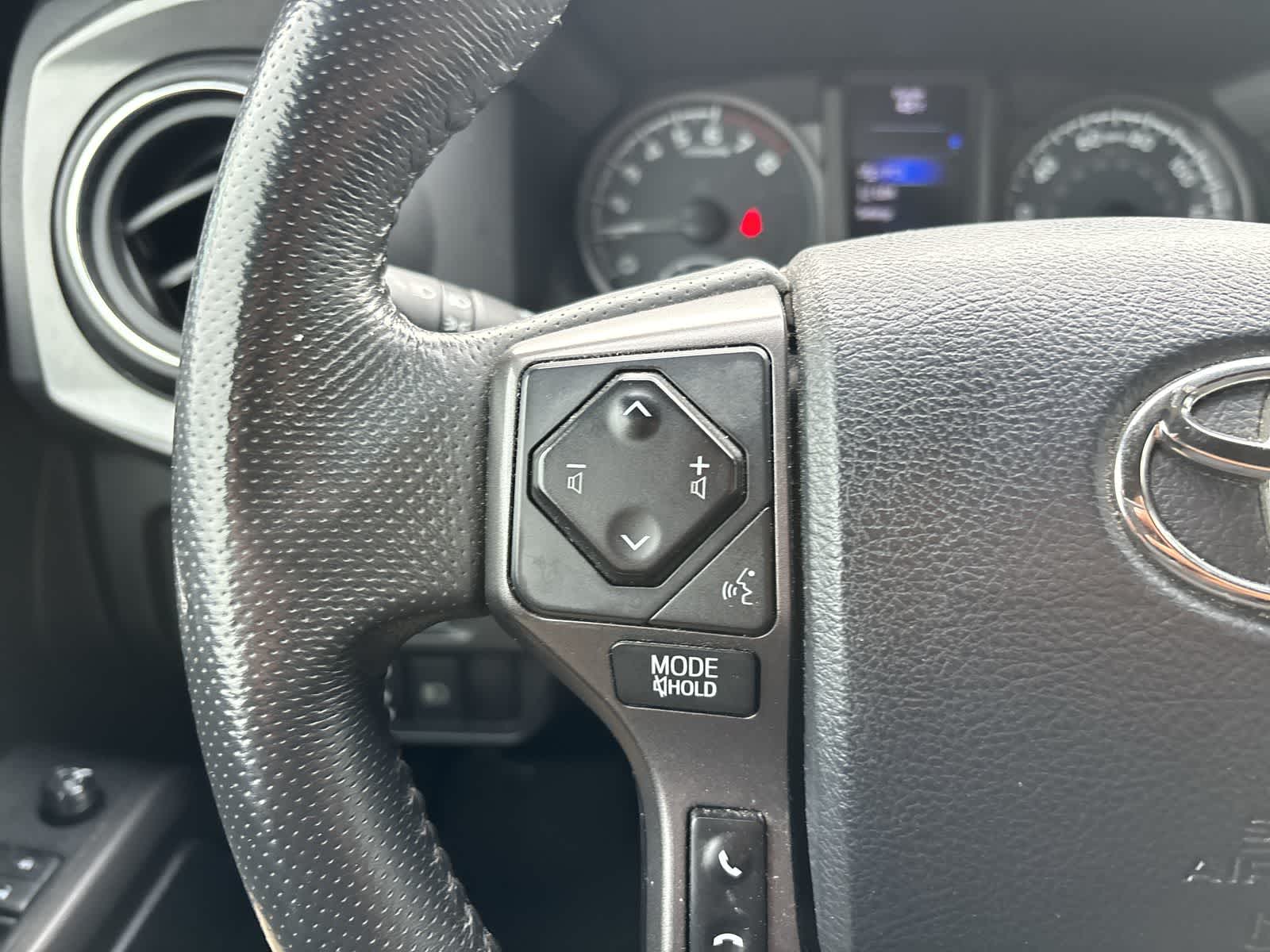 Thumbnail: 2019 Toyota Tacoma - 9