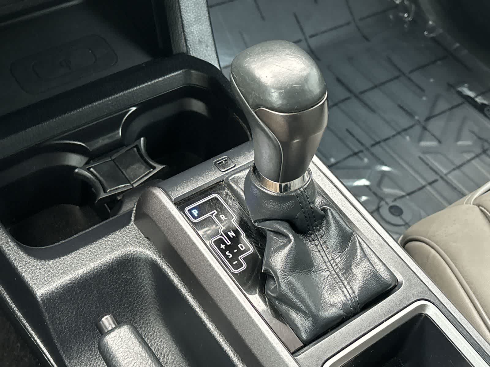 Thumbnail: 2020 Toyota Tacoma - 25