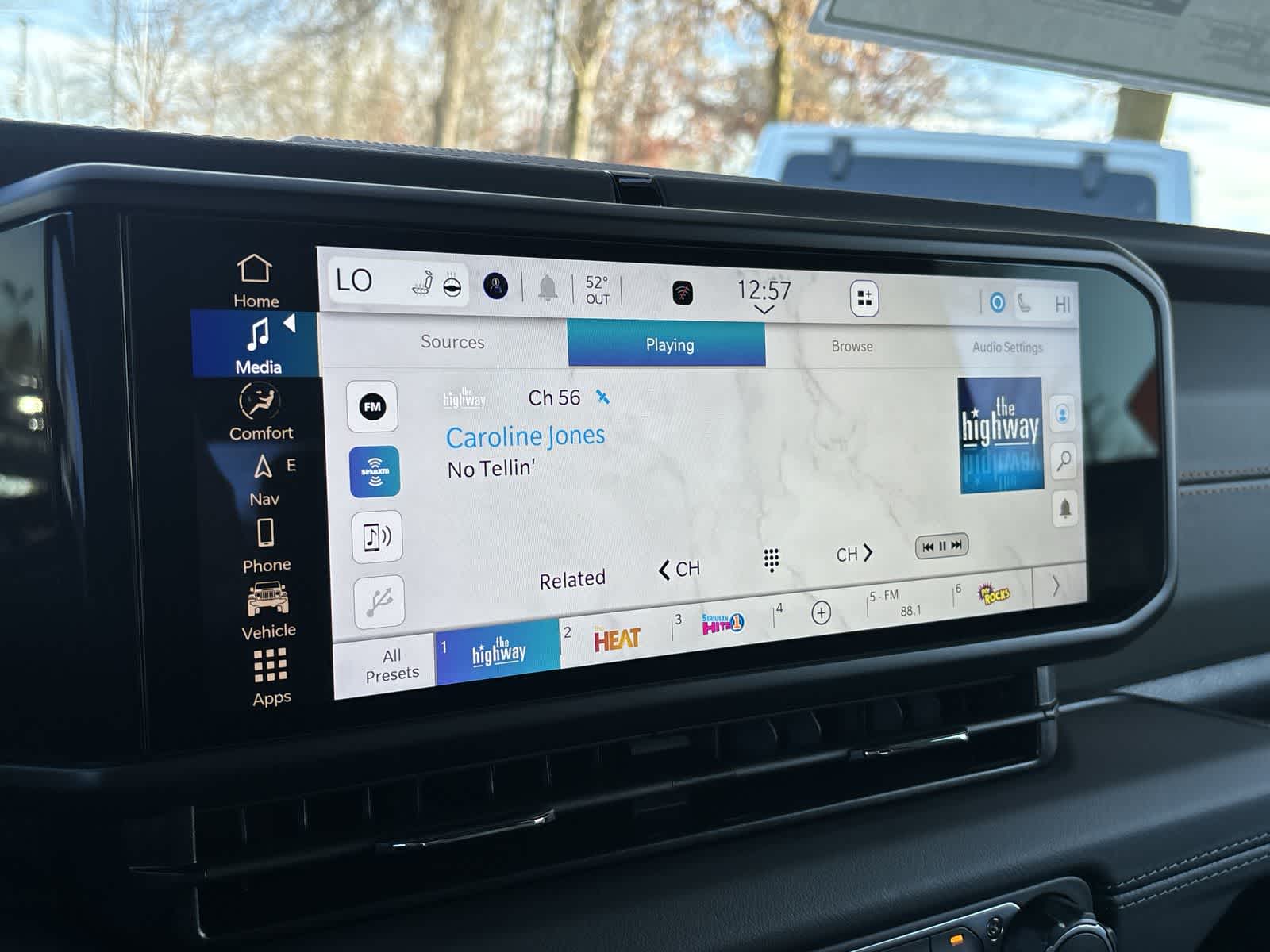 Thumbnail: 2026 Jeep Gladiator - 17