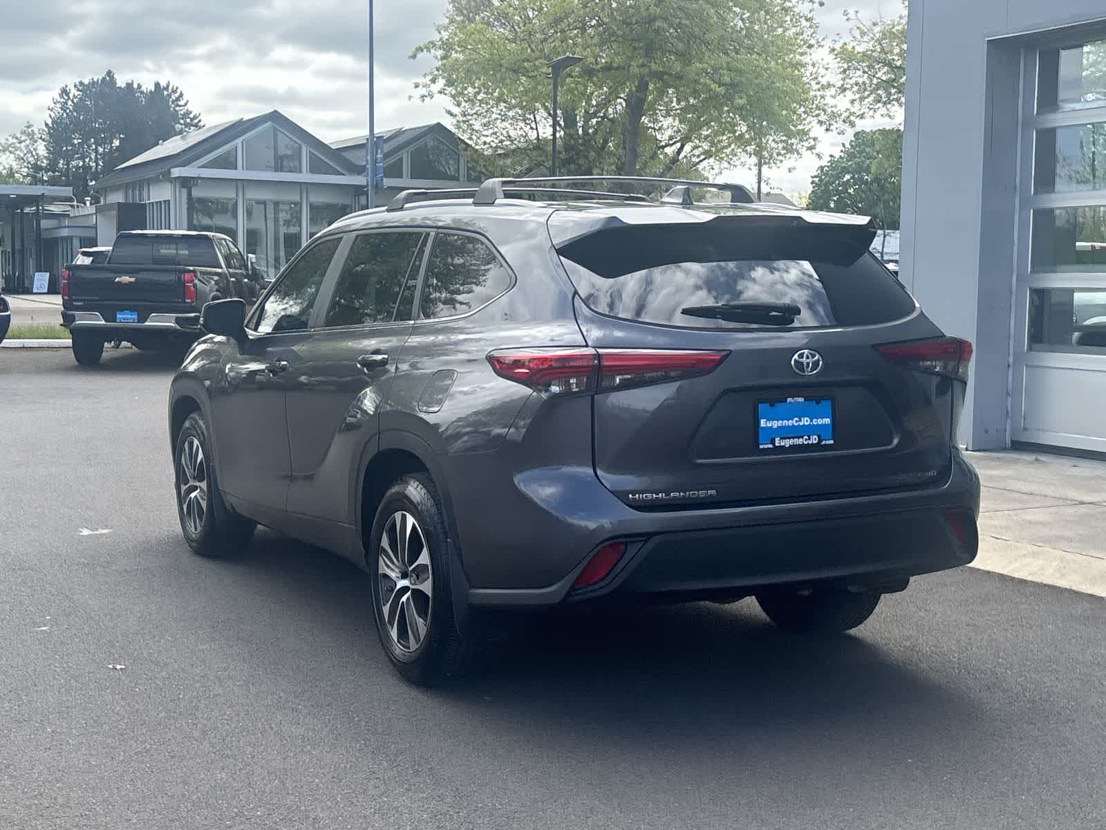 Thumbnail: 2023 Toyota Highlander - 3