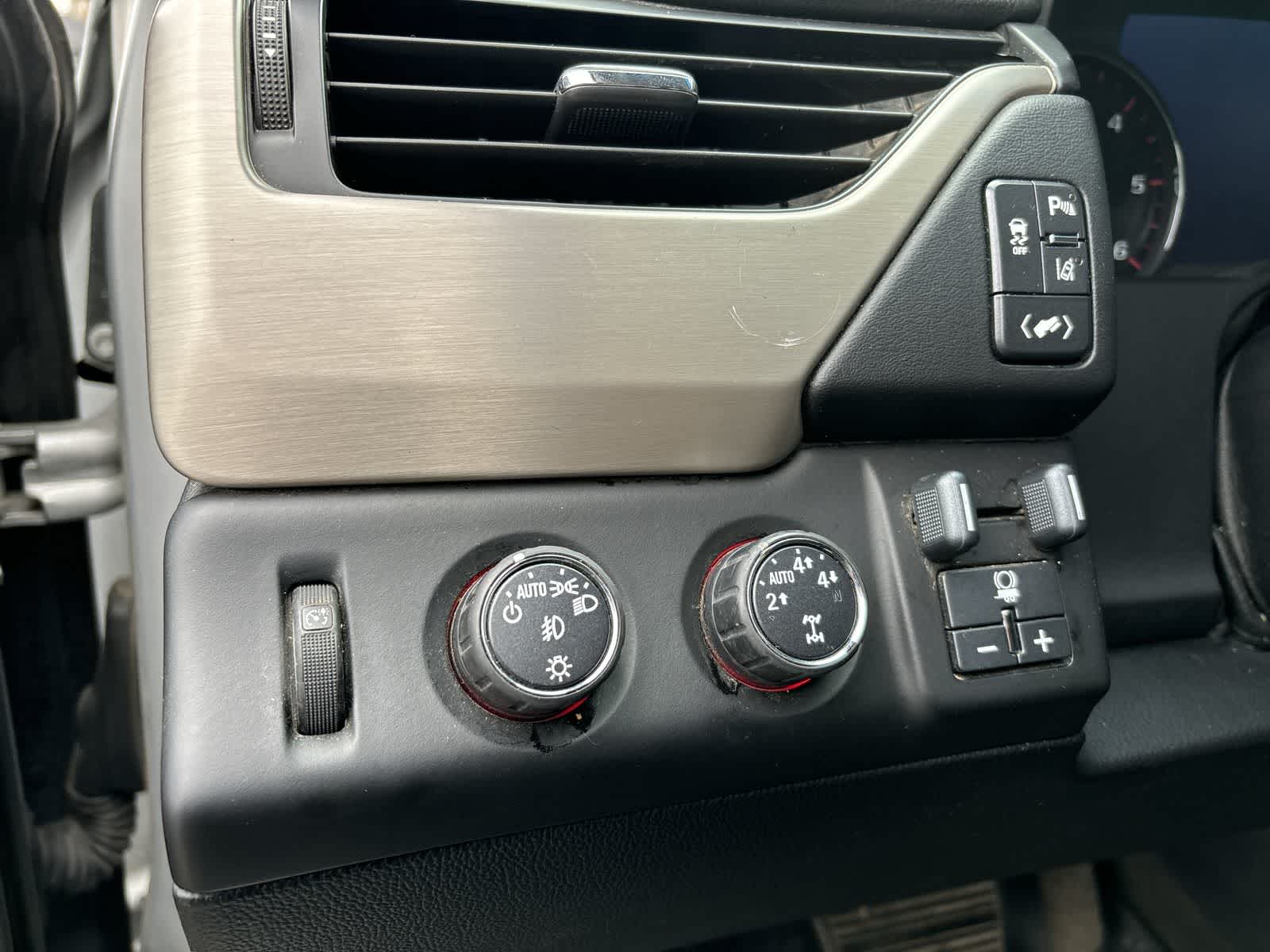 Thumbnail: 2015 GMC Yukon - 8