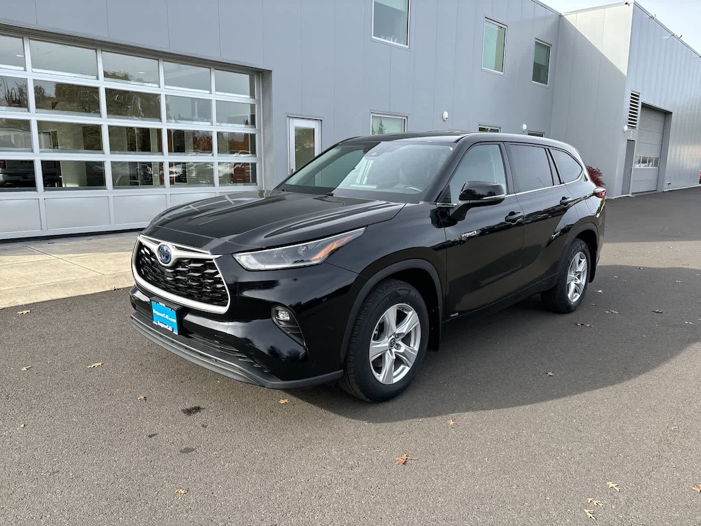 Used 2021 Toyota Highlander Hybrid LE SUV