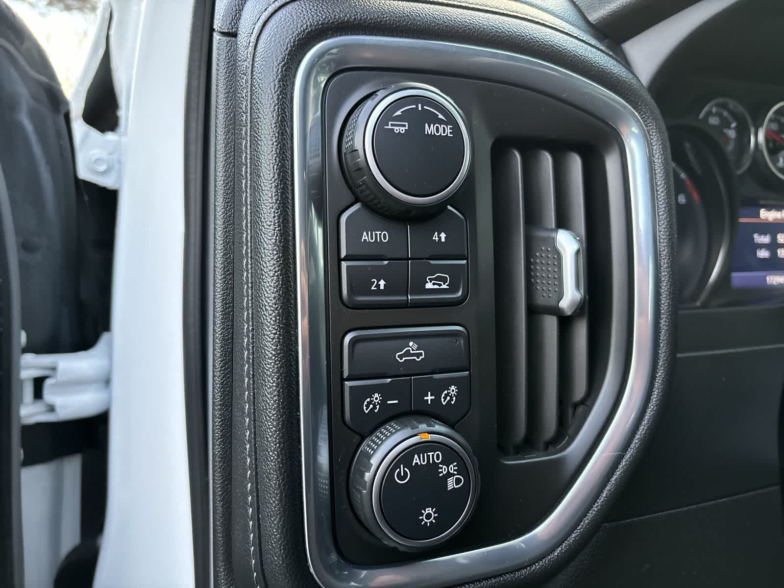 Thumbnail: 2020 Chevrolet Silverado 1500 - 11