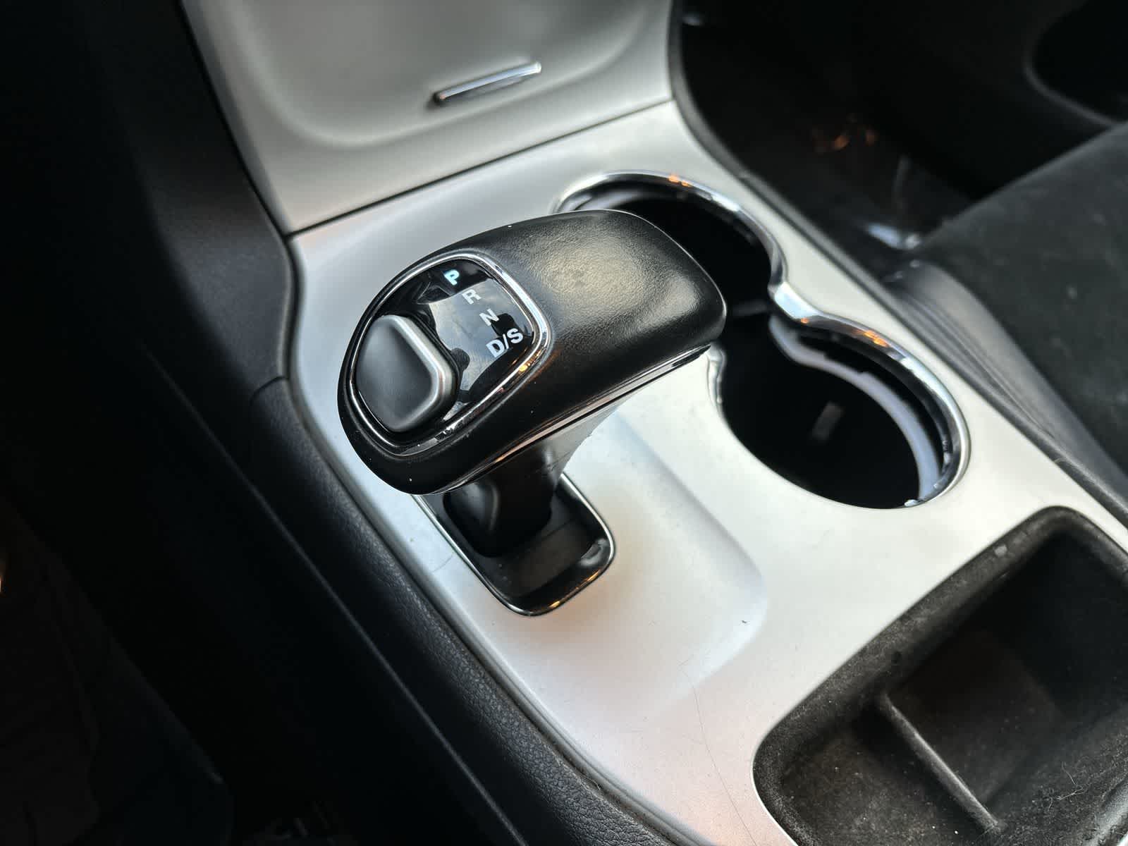 Thumbnail: 2015 Jeep Grand Cherokee - 20