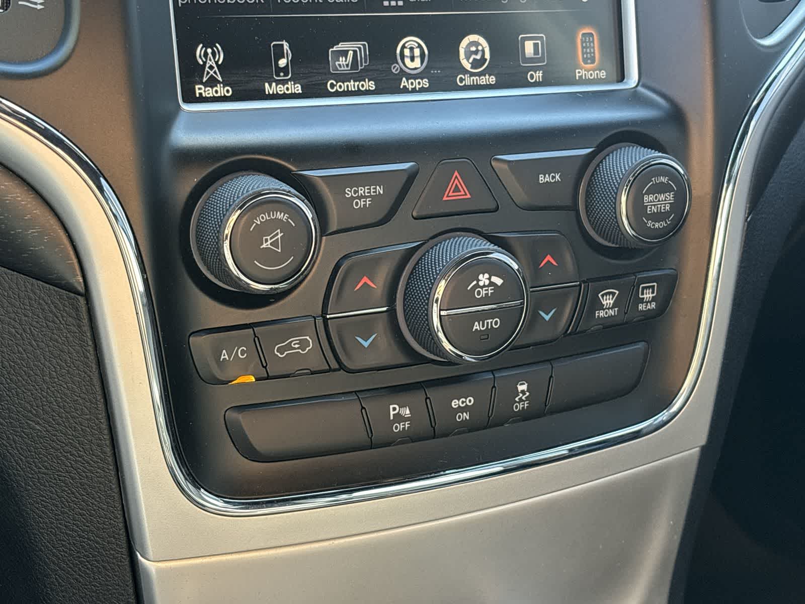 Thumbnail: 2015 Jeep Grand Cherokee - 21