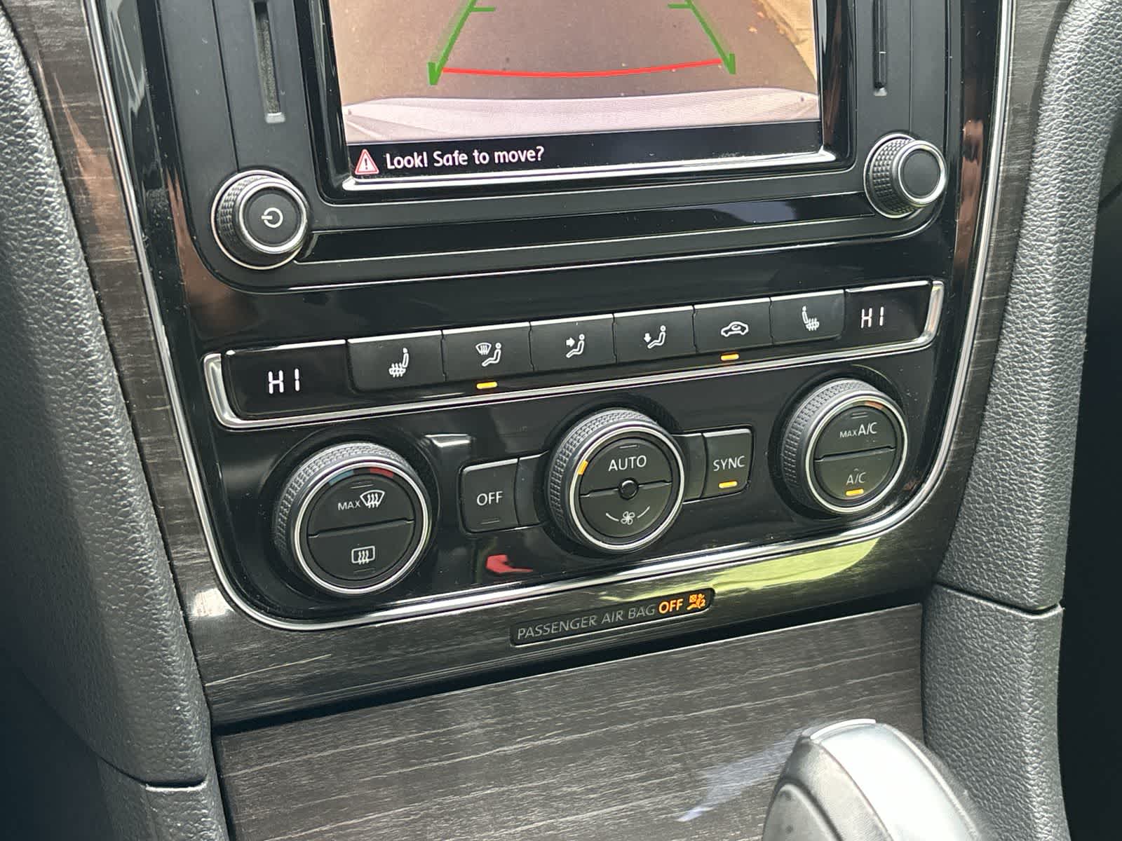 Thumbnail: 2018 Volkswagen Passat - 22