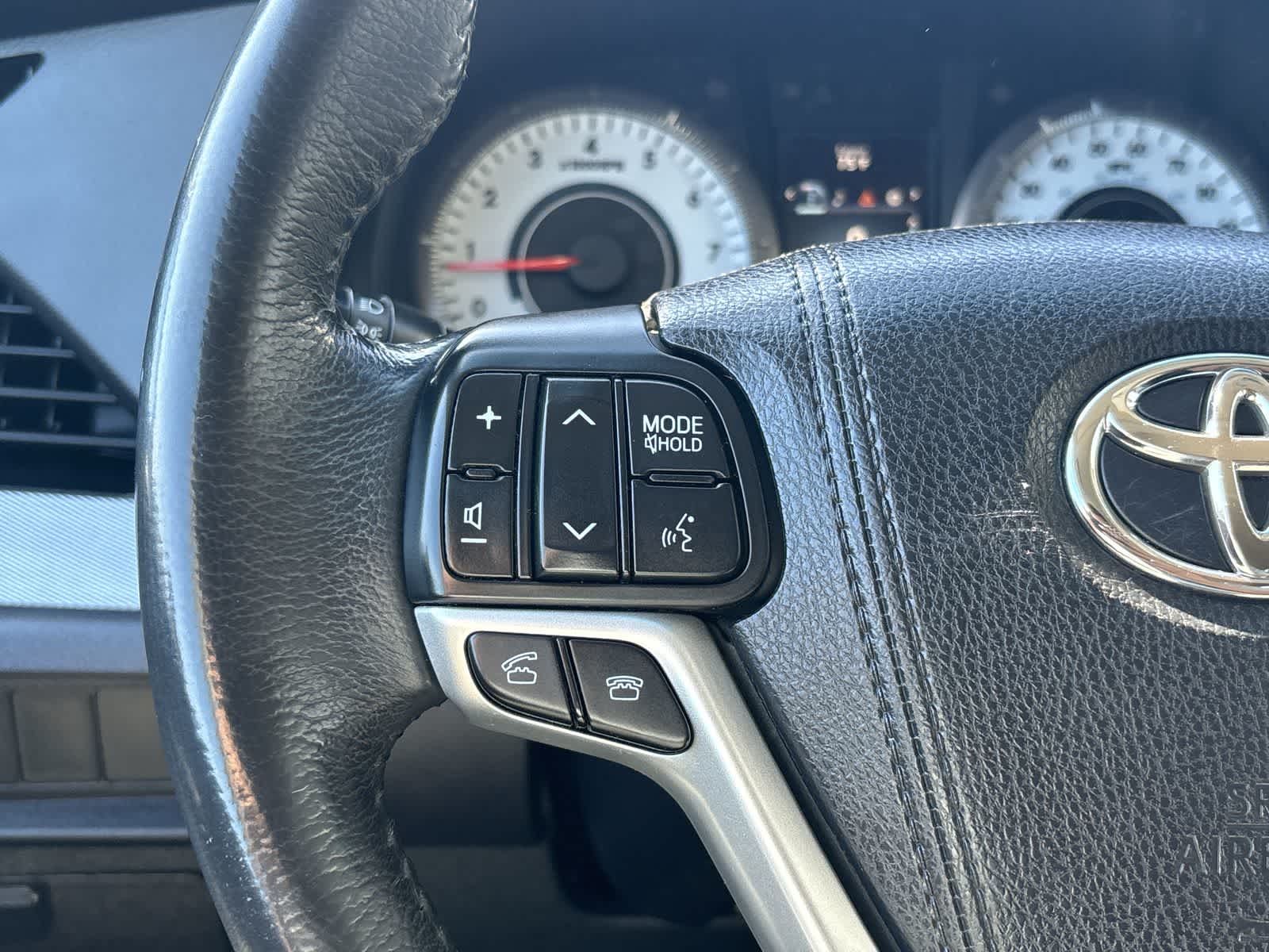 Thumbnail: 2017 Toyota Sienna - 14