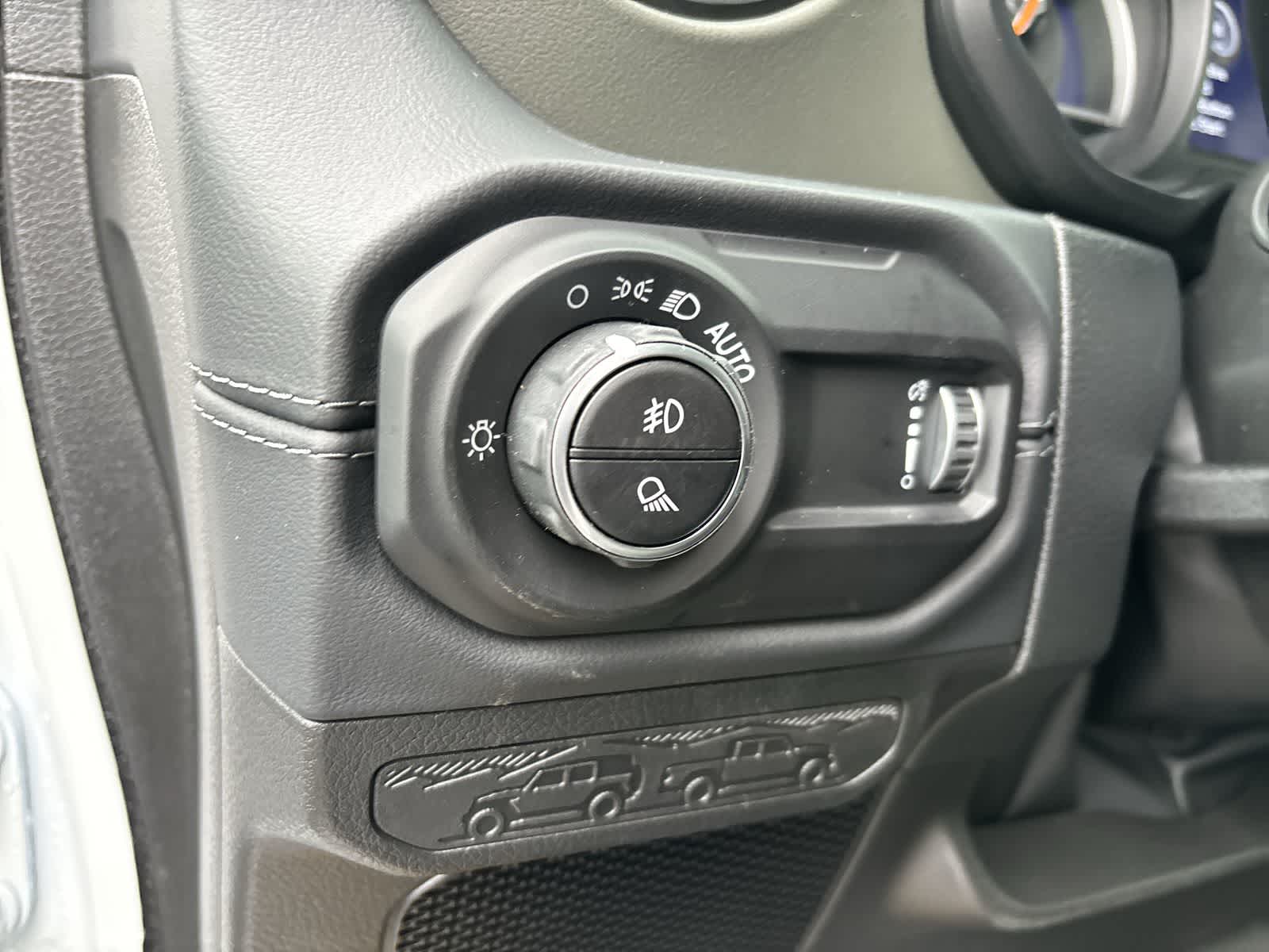 Thumbnail: 2025 Jeep Gladiator - 11