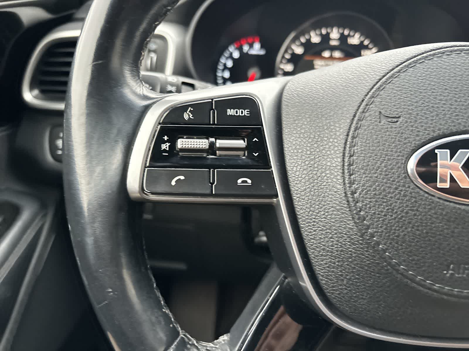 Thumbnail: 2020 Kia Sorento - 10