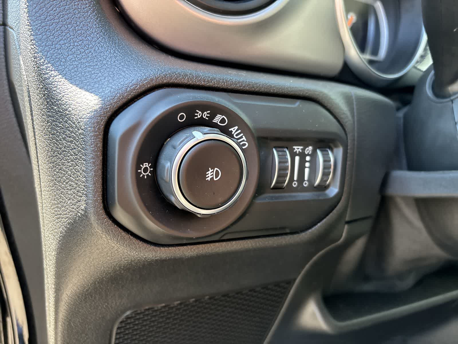 Thumbnail: 2021 Jeep Wrangler - 9