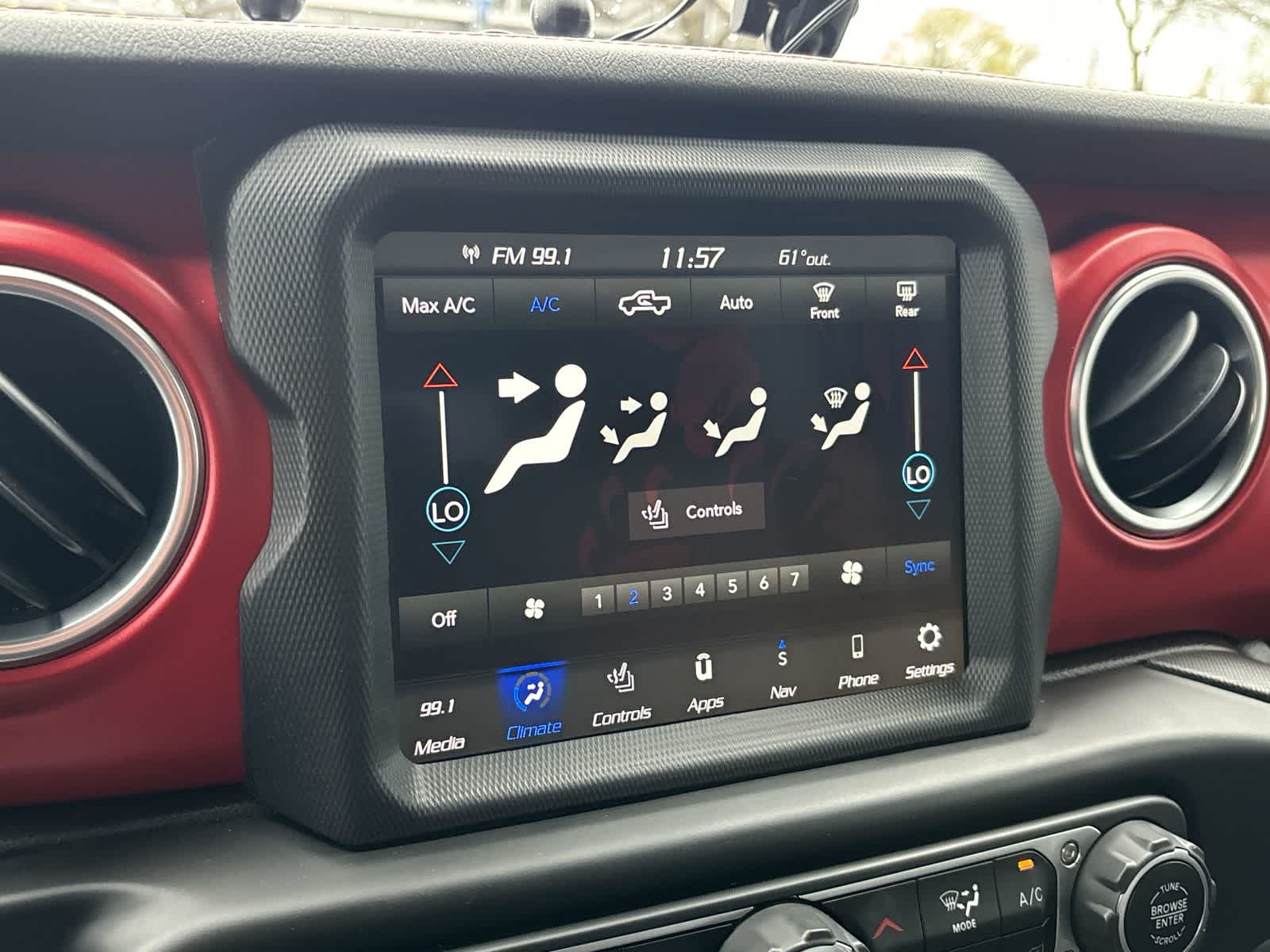 Thumbnail: 2020 Jeep Gladiator - 17