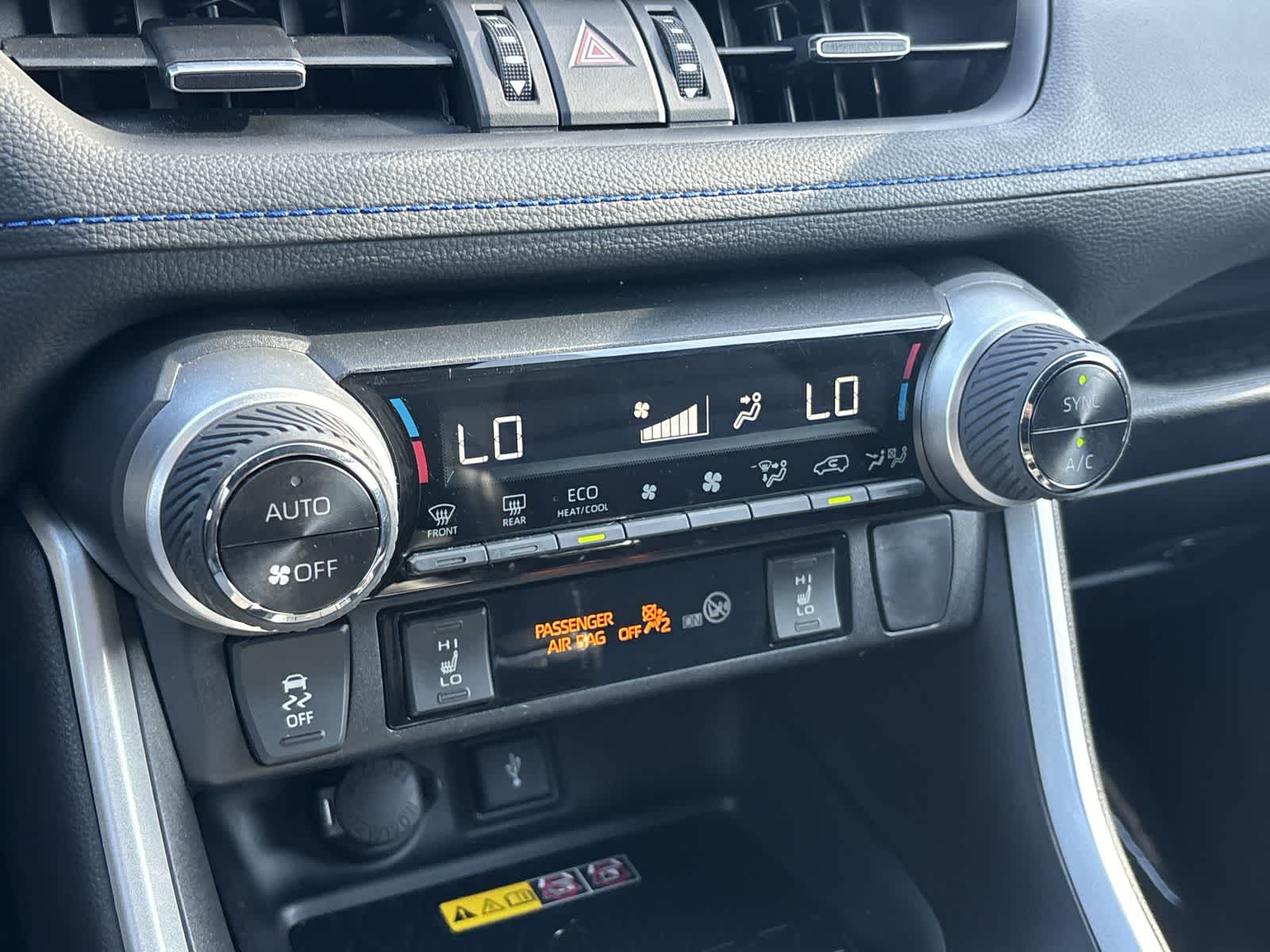 Thumbnail: 2022 Toyota RAV4 - 24