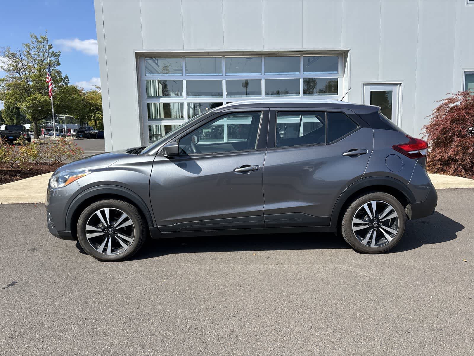 Used 2019 Nissan Kicks SV with VIN 3N1CP5CU6KL553944 for sale in Eugene, OR