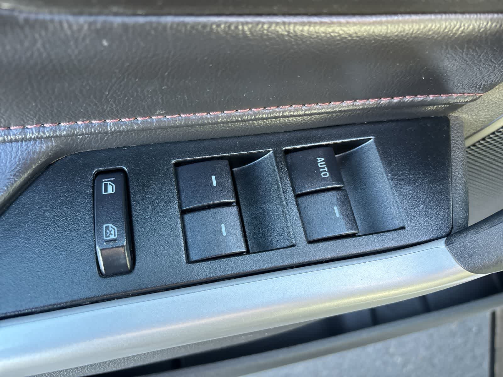 Thumbnail: 2014 Ford Edge - 8