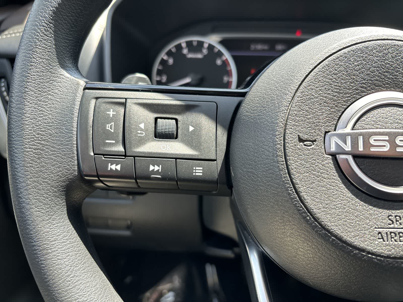 2023 Nissan Rogue SV 12