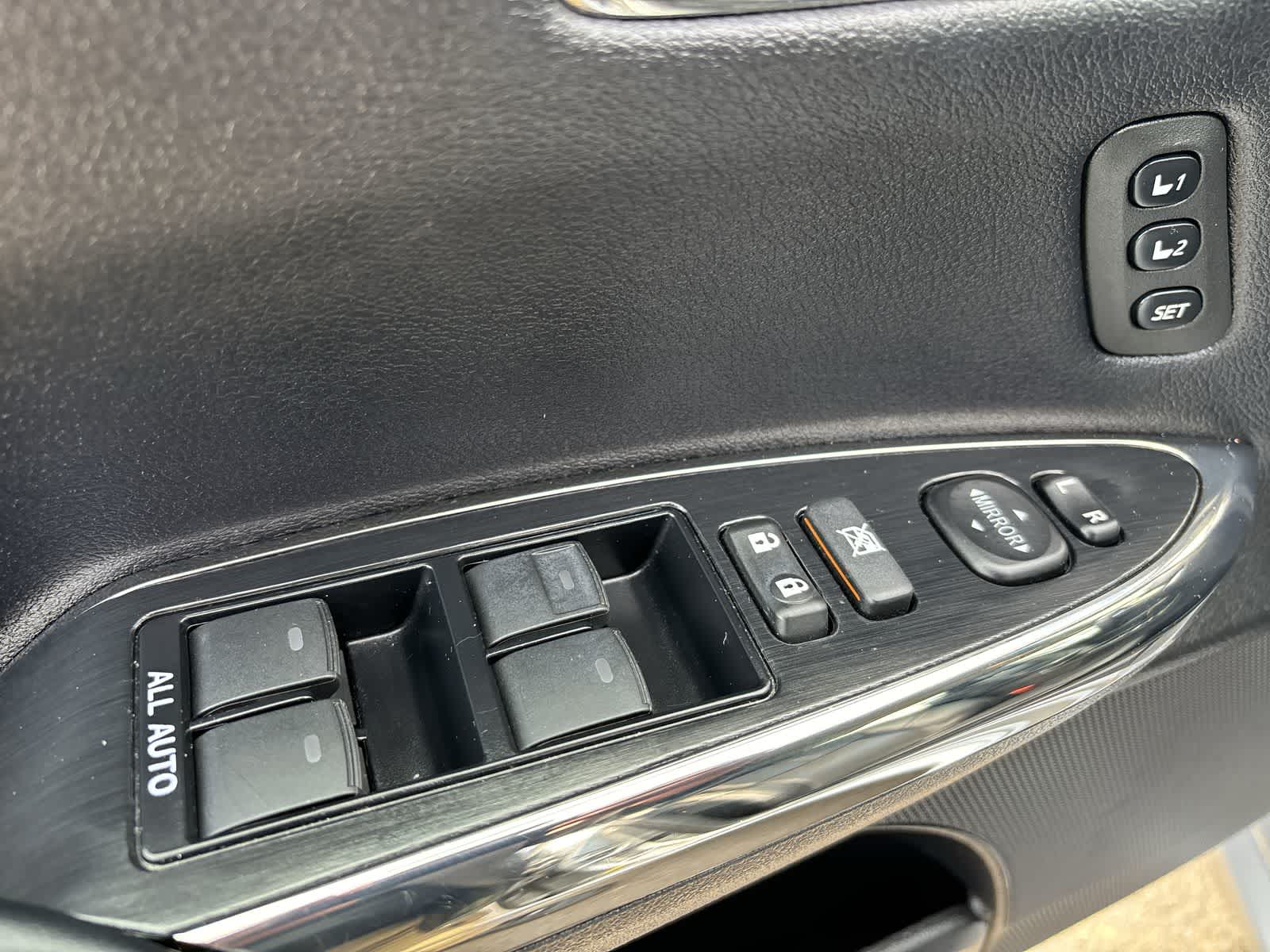 Thumbnail: 2018 Toyota Avalon - 9