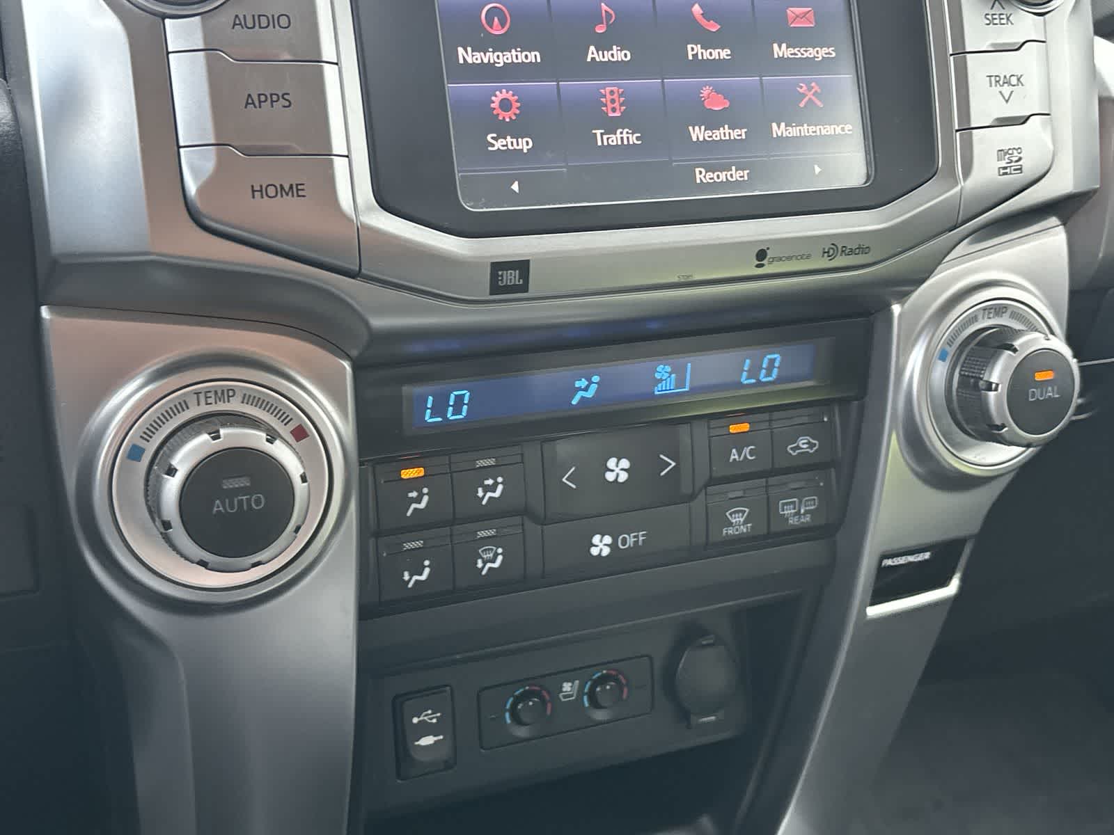 Thumbnail: 2015 Toyota 4Runner - 24