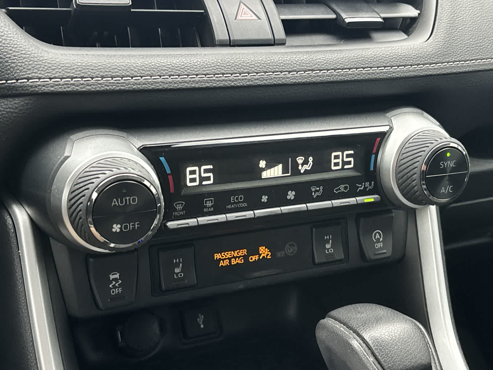 Thumbnail: 2022 Toyota RAV4 - 21