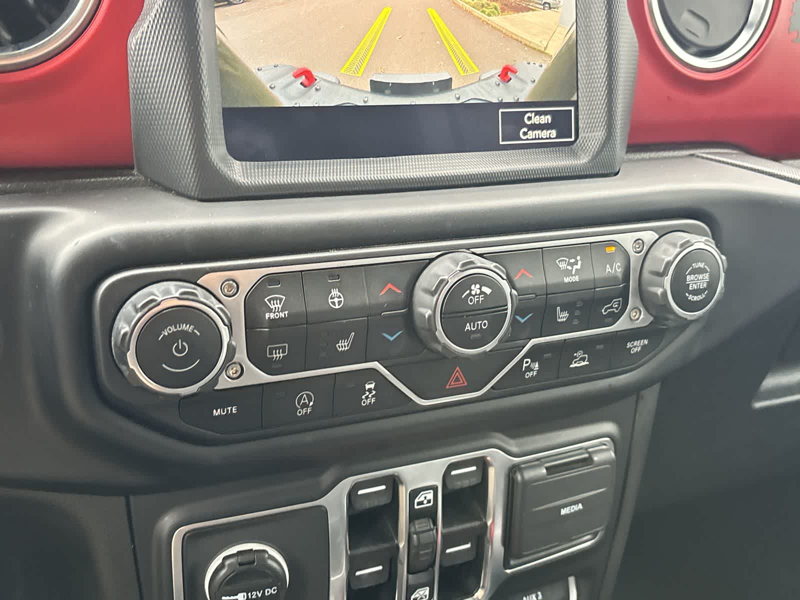 Thumbnail: 2021 Jeep Gladiator - 23