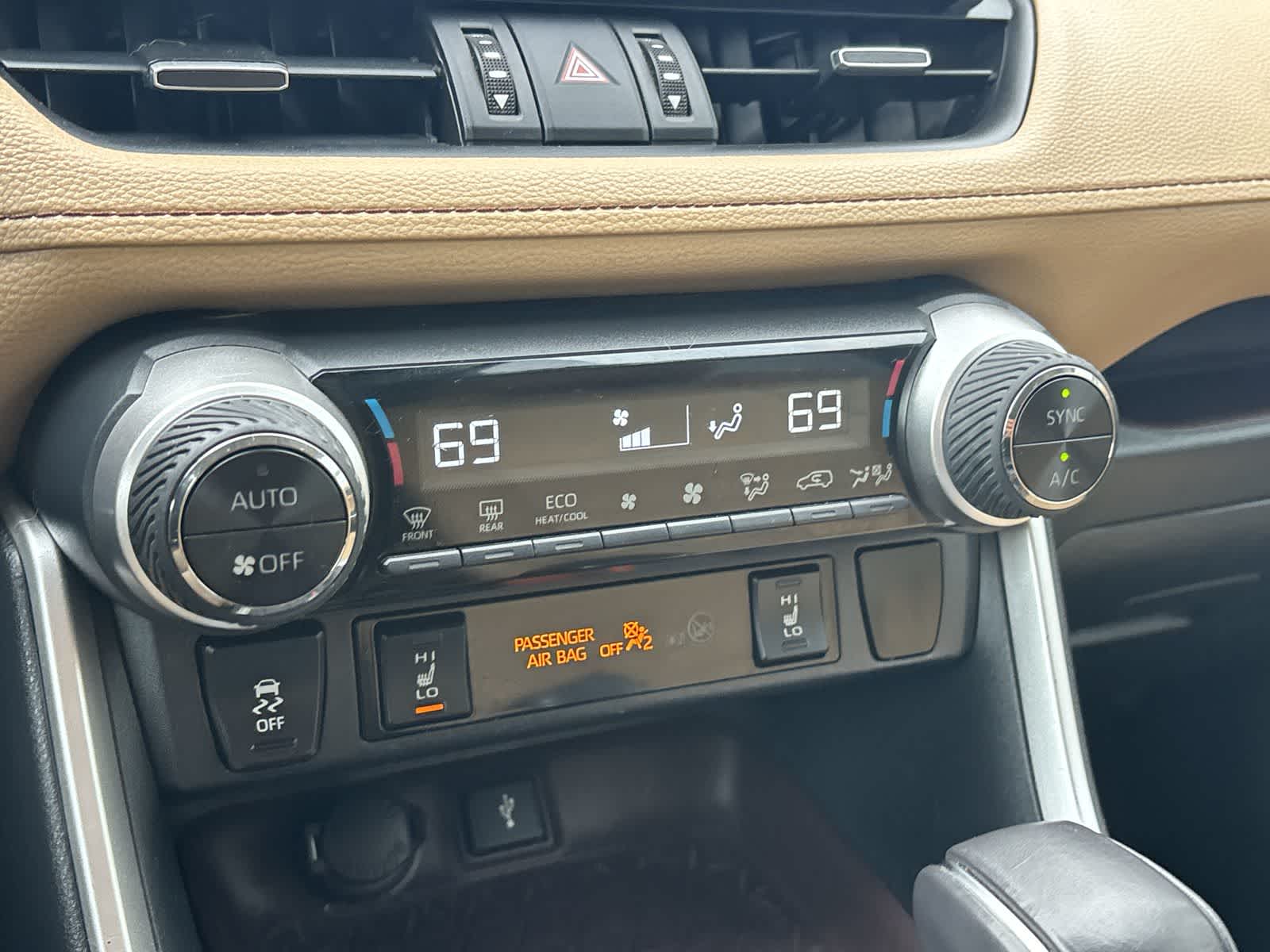 Thumbnail: 2020 Toyota RAV4 - 14