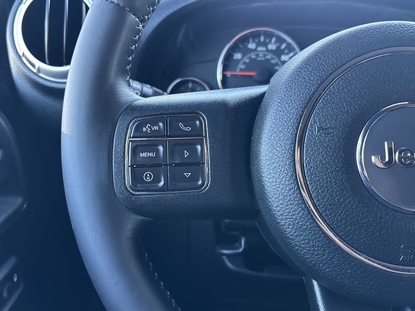 Thumbnail: 2014 Jeep Wrangler - 14