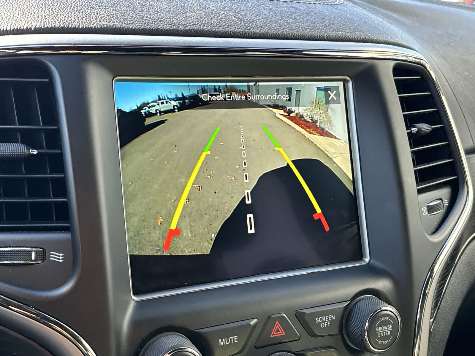 Thumbnail: 2018 Jeep Grand Cherokee - 23