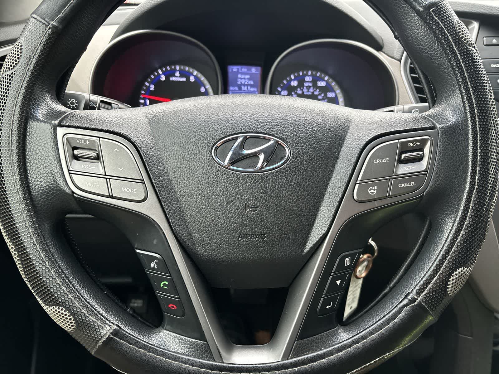 Thumbnail: 2015 Hyundai Santa Fe - 9