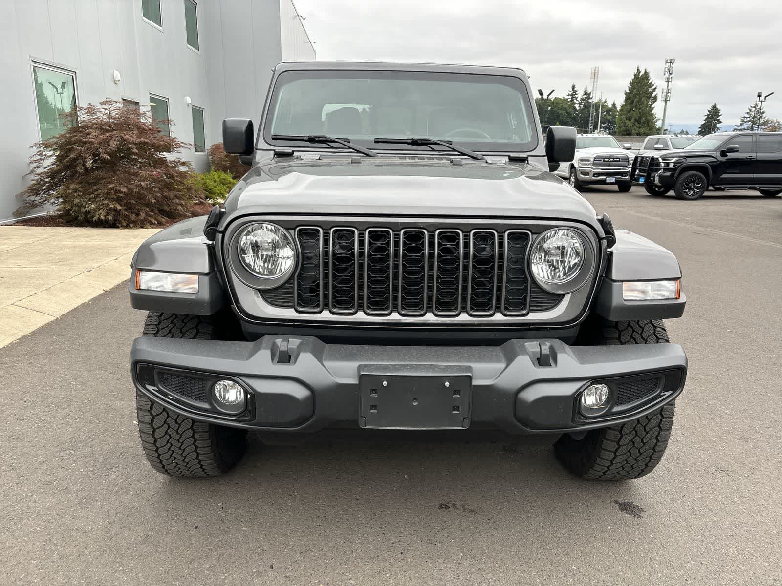 Thumbnail: 2024 Jeep Gladiator - 7
