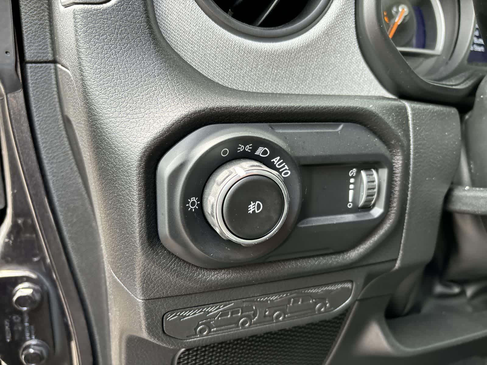 2025 Jeep Wrangler Sport 9