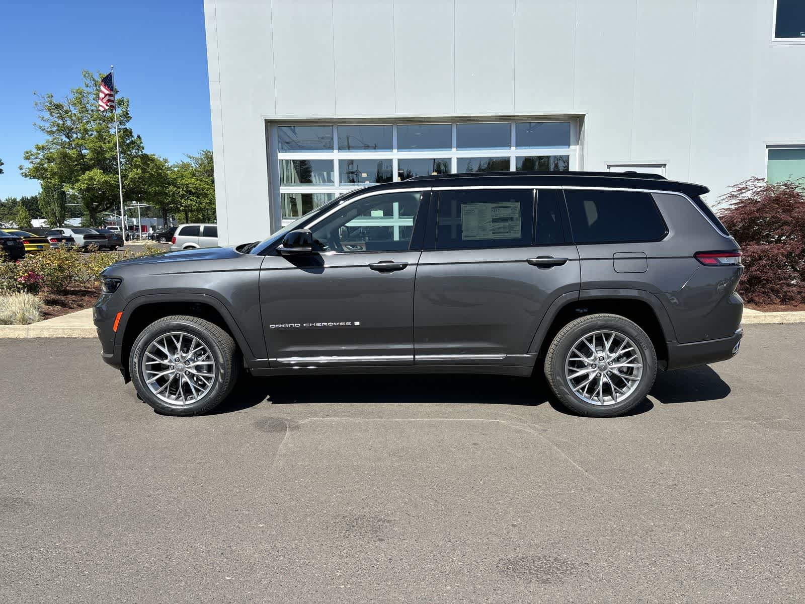 Thumbnail: 2025 Jeep Grand Cherokee L - 2