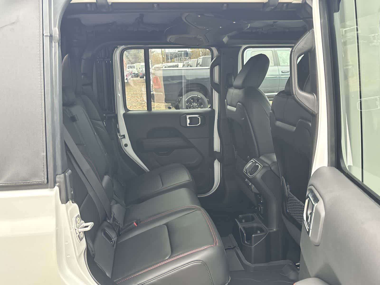 Thumbnail: 2026 Jeep Gladiator - 10