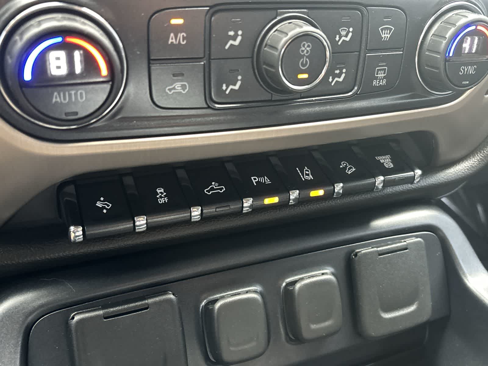 Thumbnail: 2016 GMC Sierra 2500 - 23