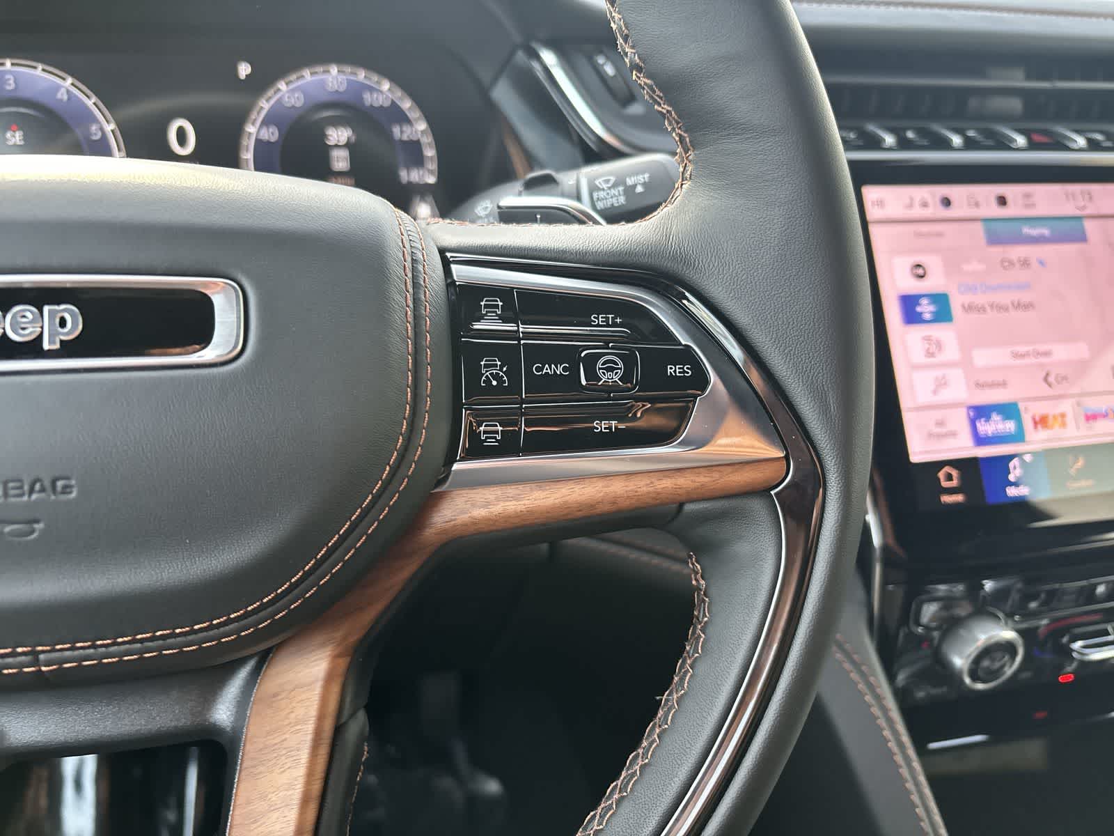 Thumbnail: 2025 Jeep Grand Cherokee - 14