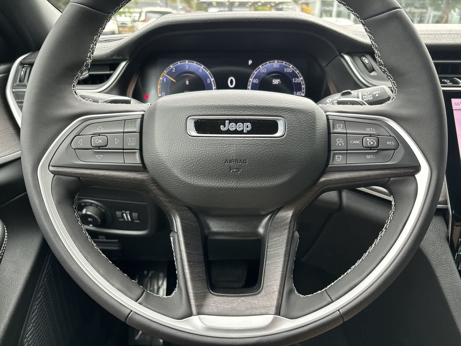 Thumbnail: 2025 Jeep Grand Cherokee - 10