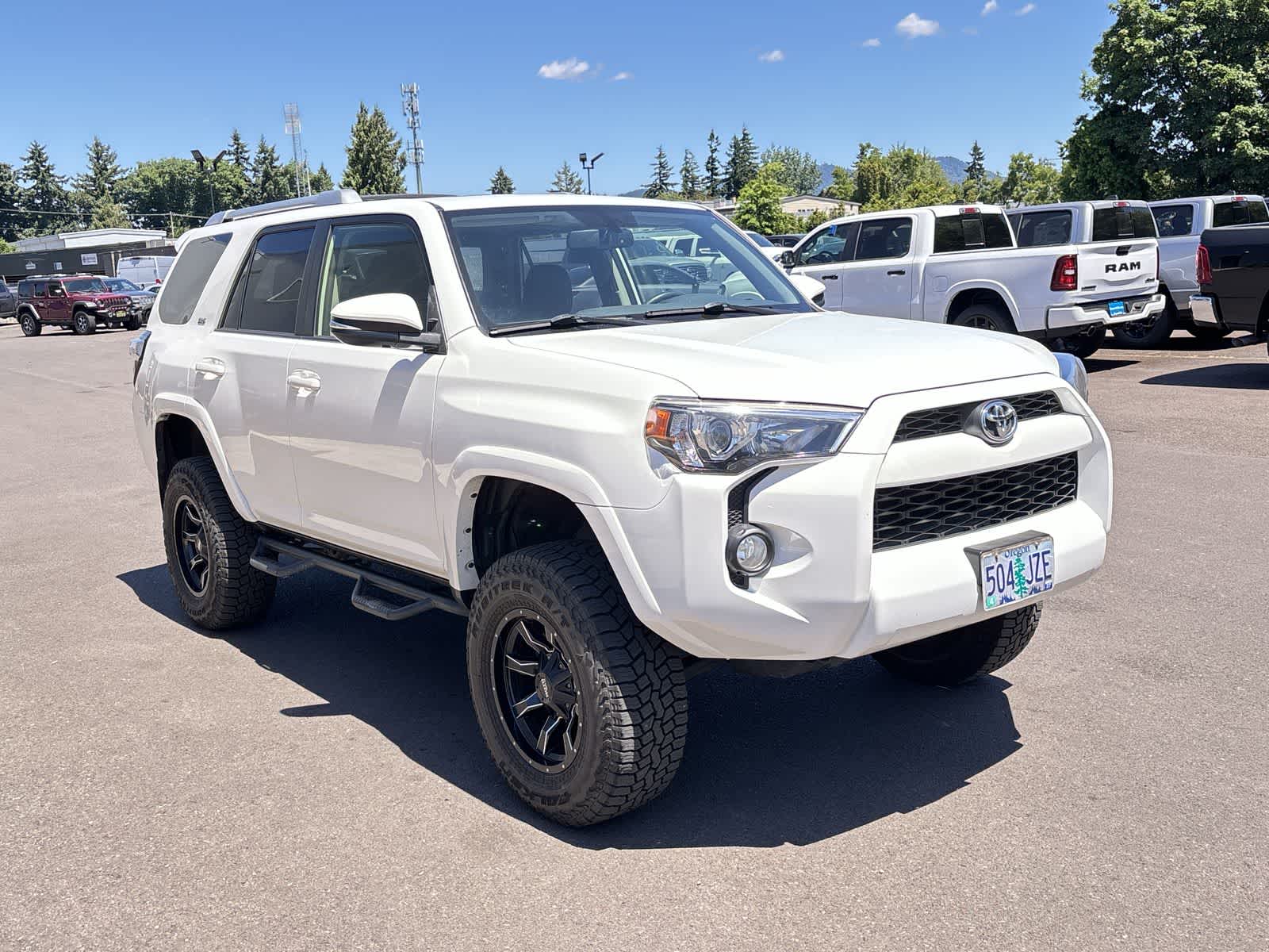 Thumbnail: 2017 Toyota 4Runner - 7